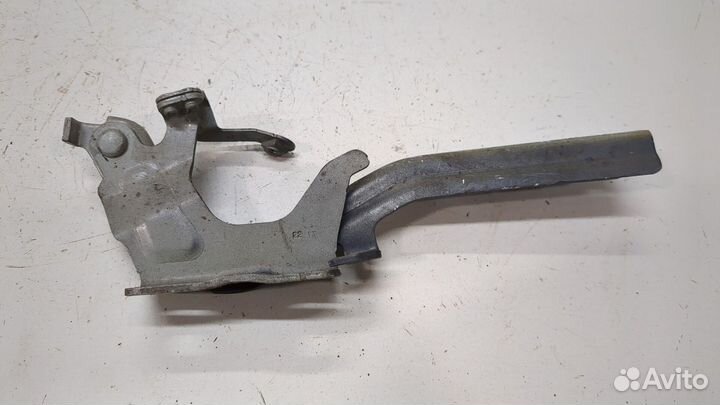 Петля капота правая Nissan Juke