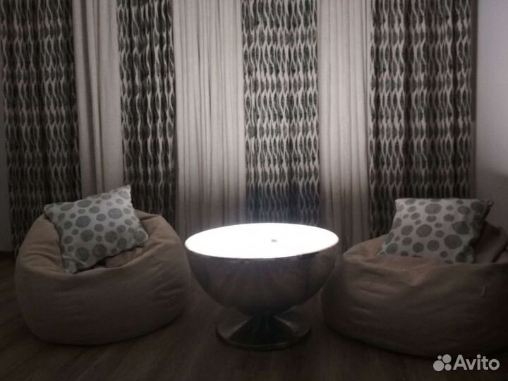 Столик интерьерный