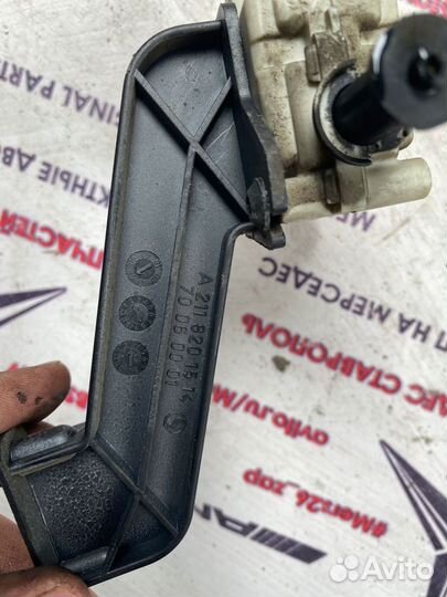 Привод лючка топливного бака W211 Mercedes