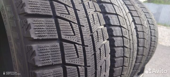 Bridgestone Blizzak Revo2 235/45 R17