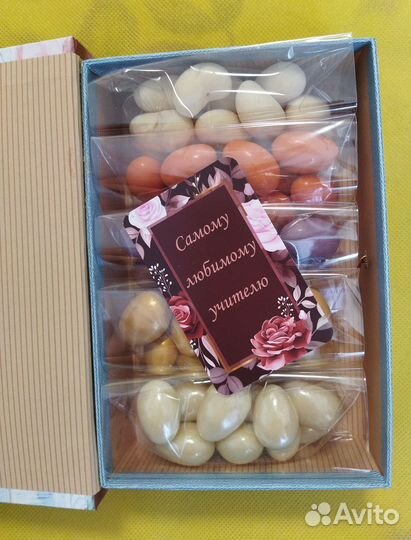 Подарочный набор для учителя, орехи и конфеты