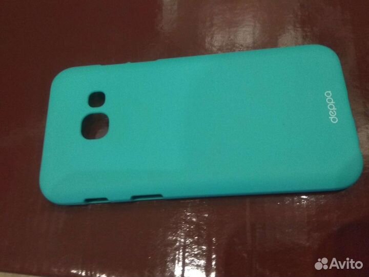 Чехлы на телефоны