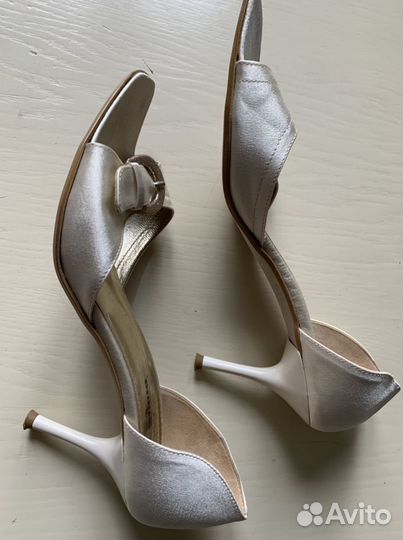 Босоножки атласные 39 размер