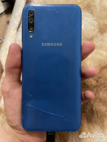 Samsung Galaxy A50, 4/64 ГБ