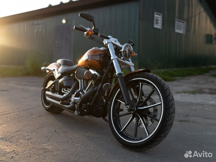 Harley-Davidson fxsb breakout