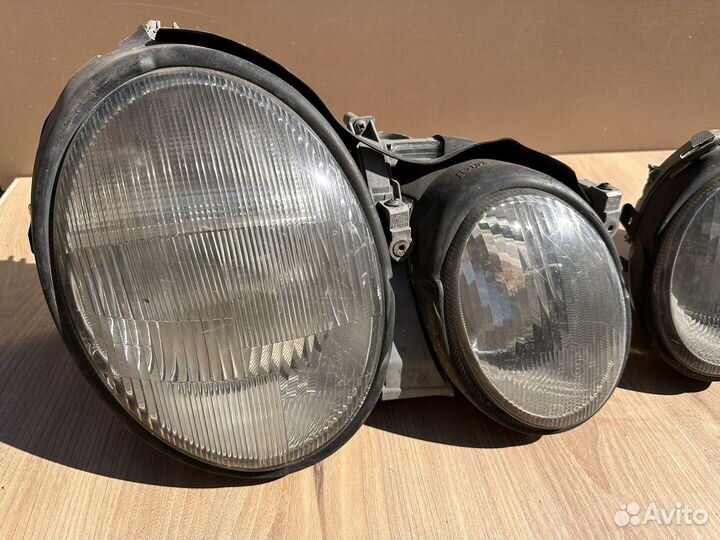 Передние фары Mercedes w208