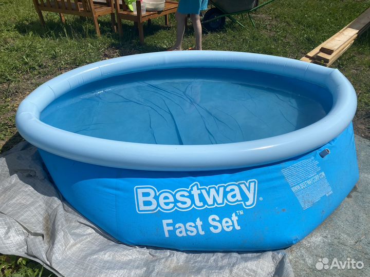 Надувной бассейн