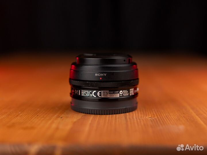 Sony 20mm f/2.8 (Sony E APS-C)