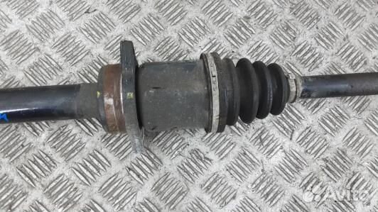 Привод передний правый toyota verso AR2 (99U04N101