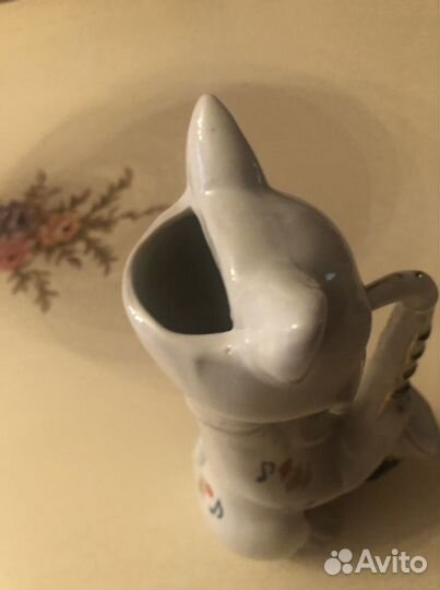 Статуетка фарфаровая