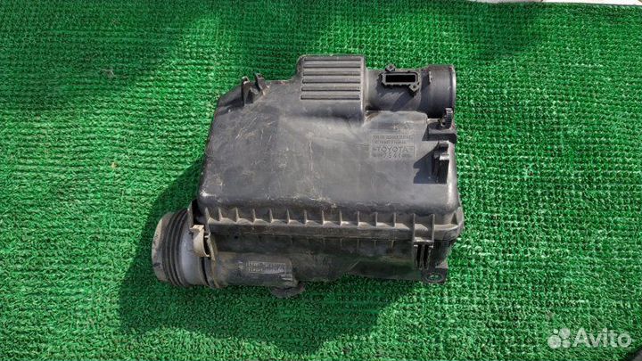 Корпус воздушного фильтра Toyota Land cruiser prad