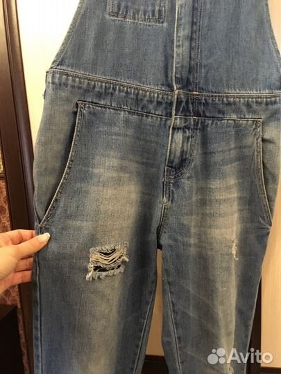 Джинсовый комбинезон Pullbear