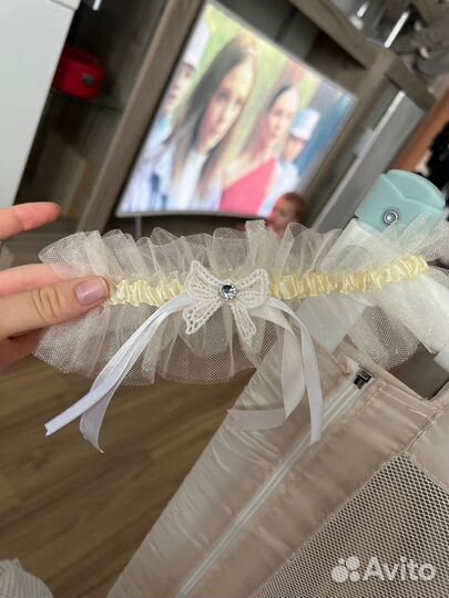 Свадебная подвязка новая цвета шампань