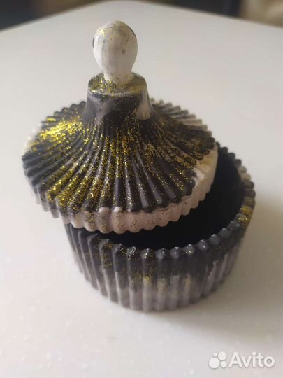 Подсвечник, шкатулка