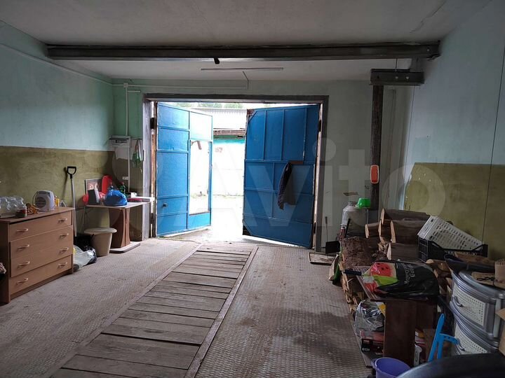 Гараж, > 30 м²