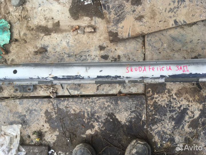 Усилитель бампера задний Skoda Felicia