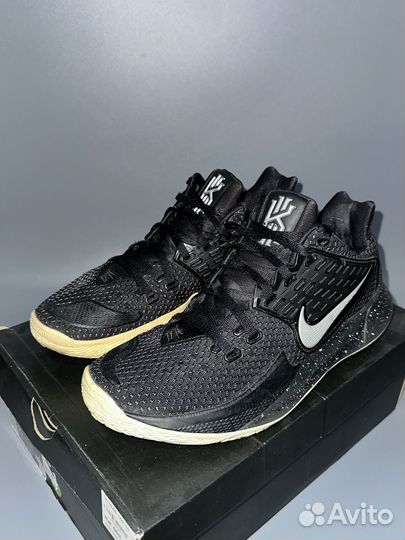 Баскетбольные кроссовки Nike Kyrie Low 2 Oreo