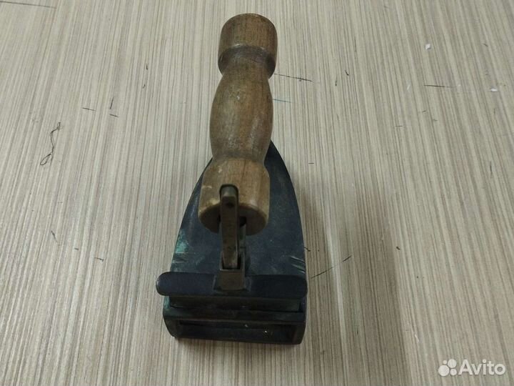 Утюг старый бронзовый