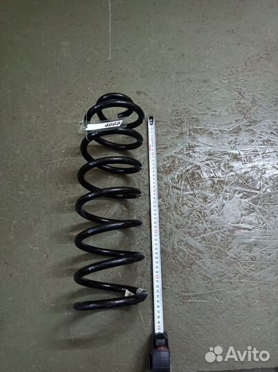 Пружина задняя