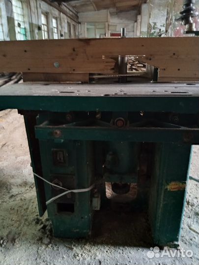 Фрезерный станок по дереву