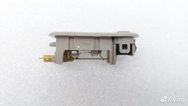 Плафон салонный передний левый Hyundai Tucson TL