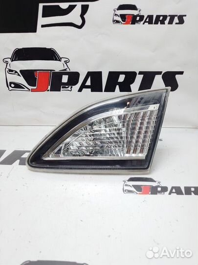 Фонарь задний внутренний Mazda 3 BL (2008—2011)