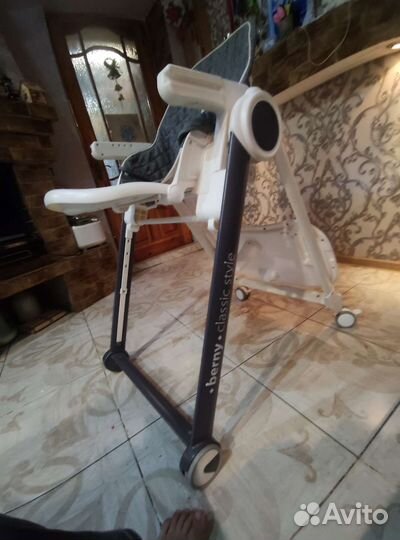 Столик для кормления детский. Бу