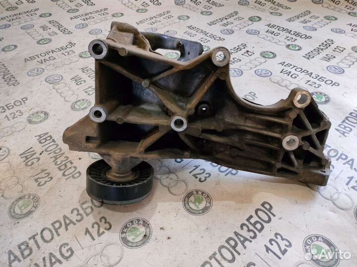 Кронштейн генератора Audi A4 B7