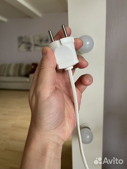 Гримерное зеркало с лампочками