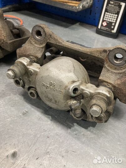 Суппорта со скобами Audi