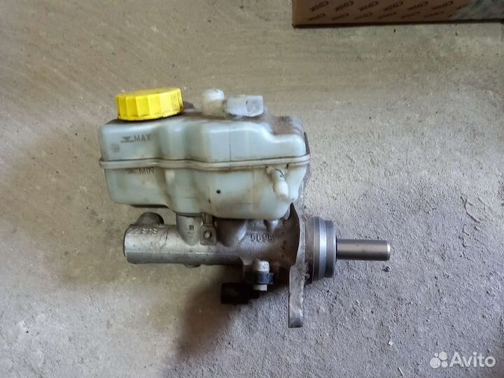 Фольксваген поло 5,шкода рапид главный тормозной