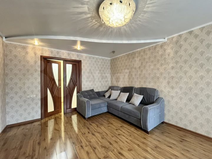 2-к. квартира, 61 м², 2/10 эт.