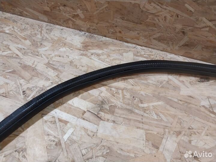 Уплотнитель задней двери Skoda Octavia A5