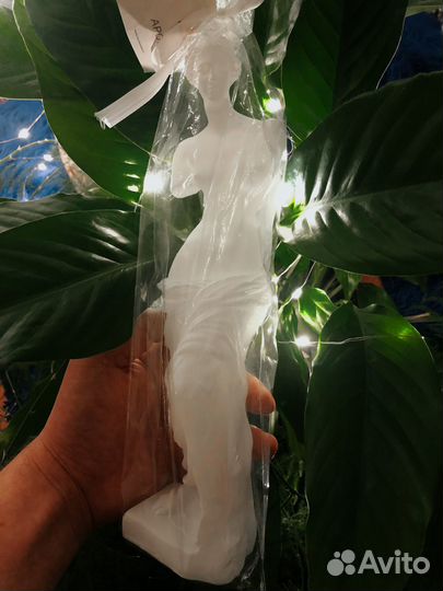 Свеча в форме статуи Венеры Милосская