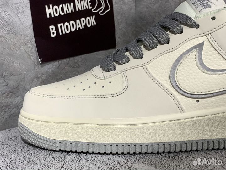 Женские кроссовки Nike Air Force Undefeated