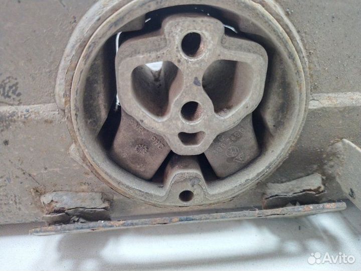 Балка АКПП Volkswagen Touareg 2 NF 3.0 TDI 2011