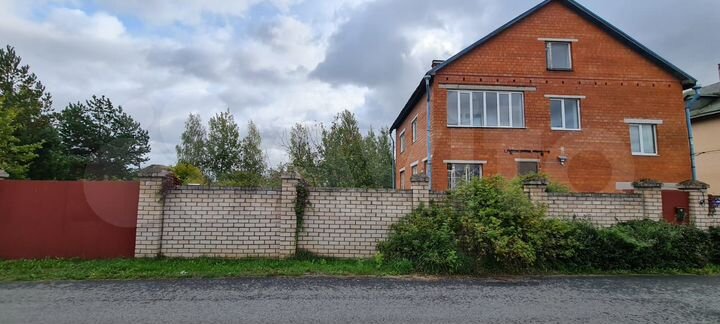 Коттедж 300 м² на участке 15 сот.