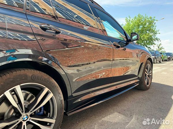 Накладки под пороги для BMW X7 (G07) (пластик)