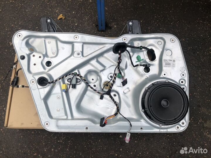 Стеклоподъемник передний левый Volkswagen Tiguan