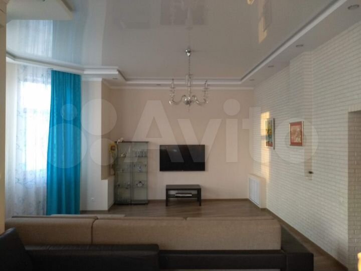 Дом 250 м² на участке 11 сот.