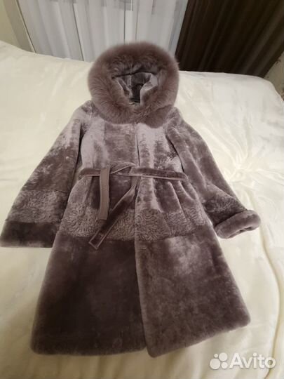 Шуба мутоновая с капюшоном