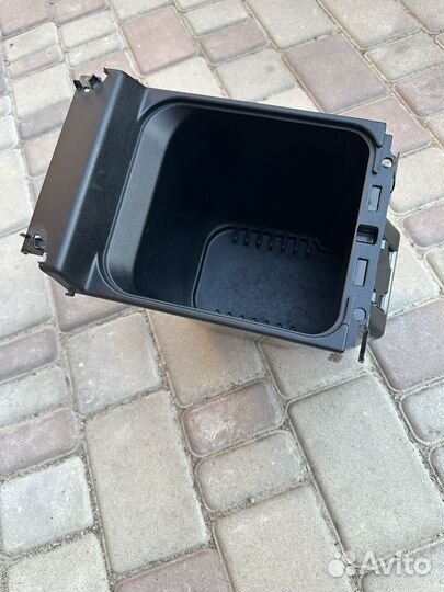Ящик передней консоли (подлокотника) land rover di
