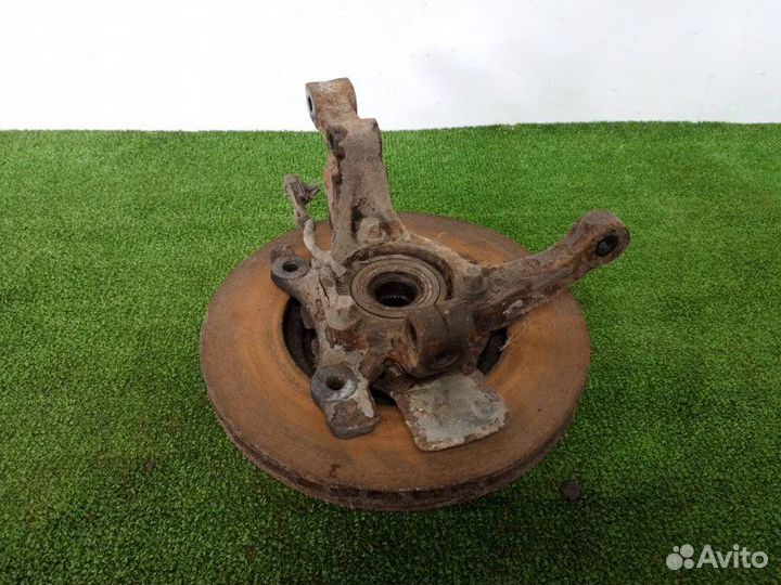 Кулак поворотный передний правый Opel Zafira A 2.2