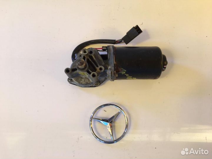 Мотор стеклоочистителя перед Mercedes Vito 638