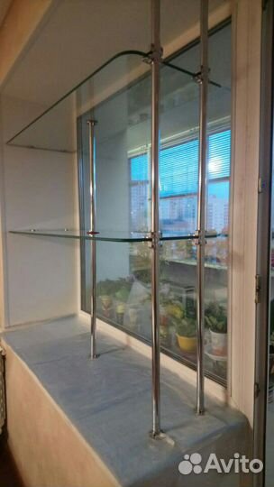 Полочки стеклянные для цветов (стеллаж) или бара