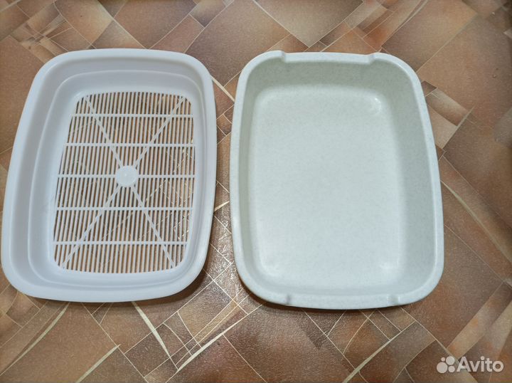 Лоток, миска, когтеточка для кошки