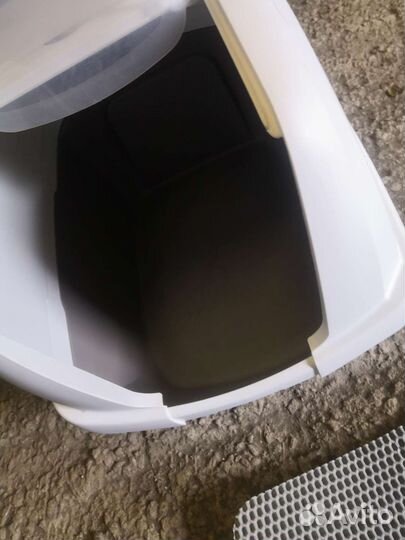 Закрытый туалет для кошки