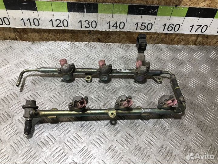 Рейка топливная рампа Nissan Maxima a32