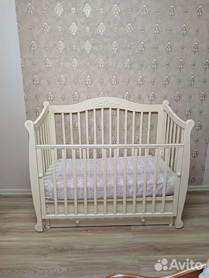 Детская кроватка