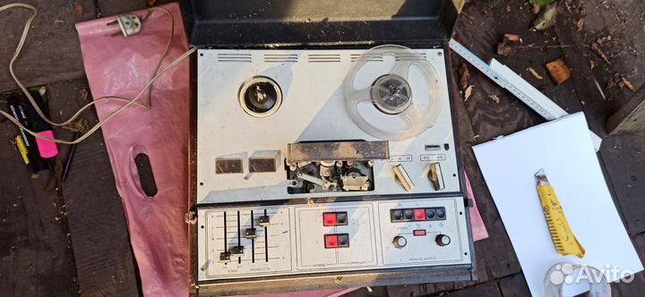 Катушечный магнитофон СССР комета 212